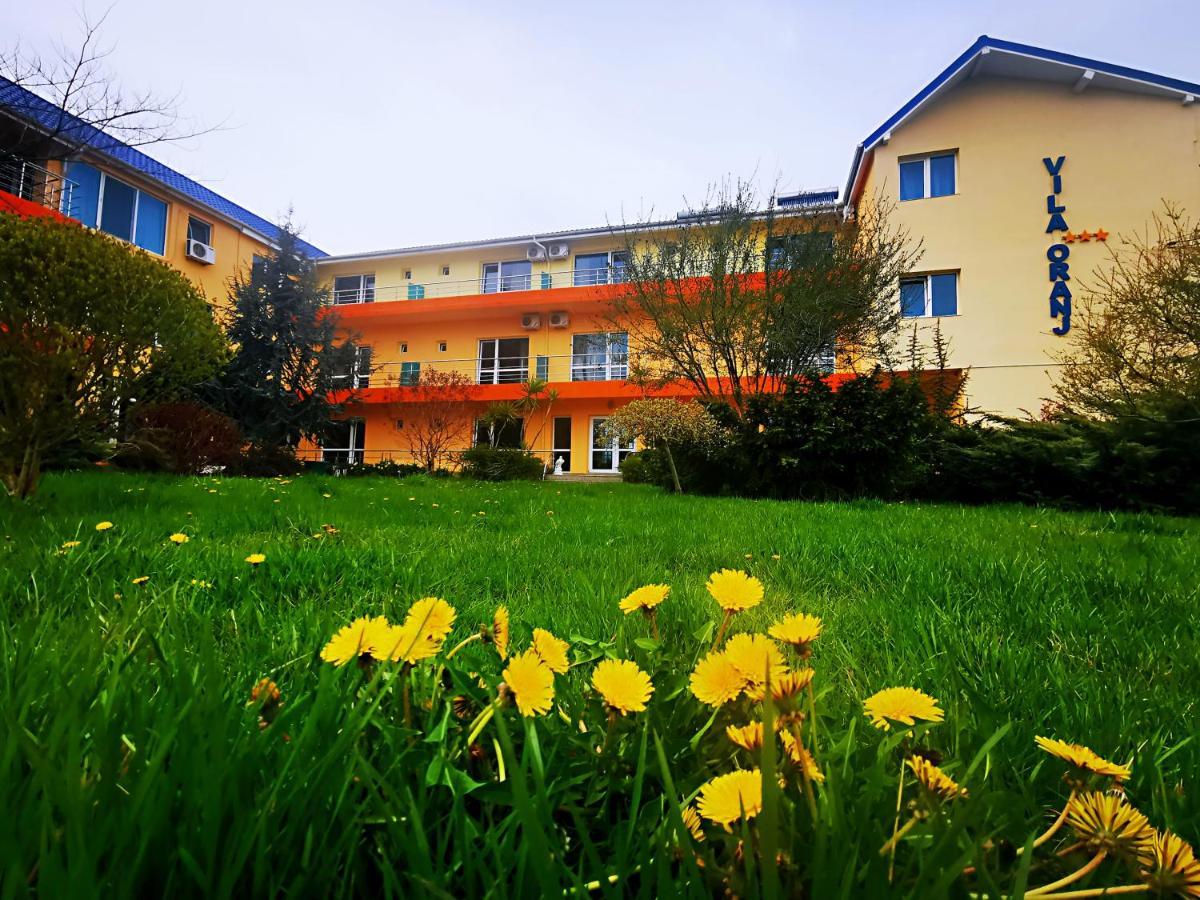 Готель Vila Oranj Костінешть Екстер'єр фото